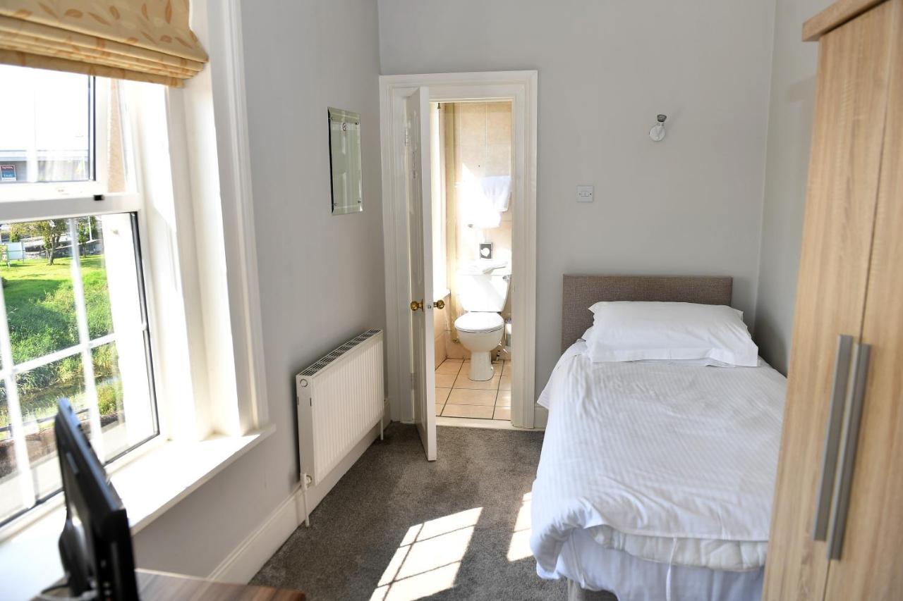 Railway House Guest House Mullingar Eksteriør bilde